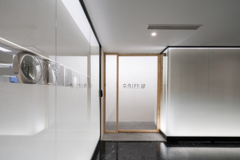 建筑設(shè)計(jì)有限公司小而美的辦公室前臺裝修效果圖