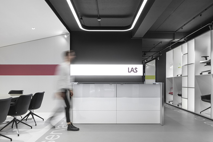 意大利家具品牌Las Mobili辦公室前臺(tái)裝修設(shè)計(jì)方案